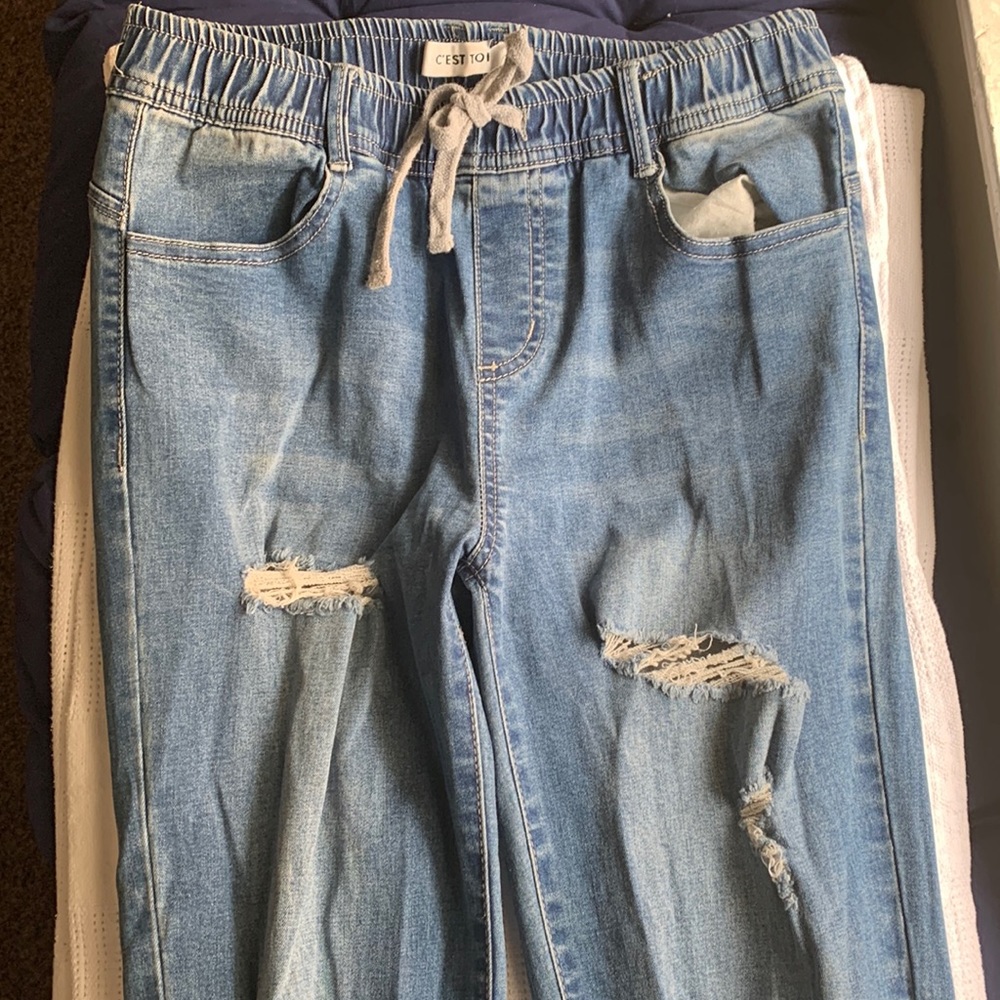 Size 9 Distressed Jogger Style Jeans